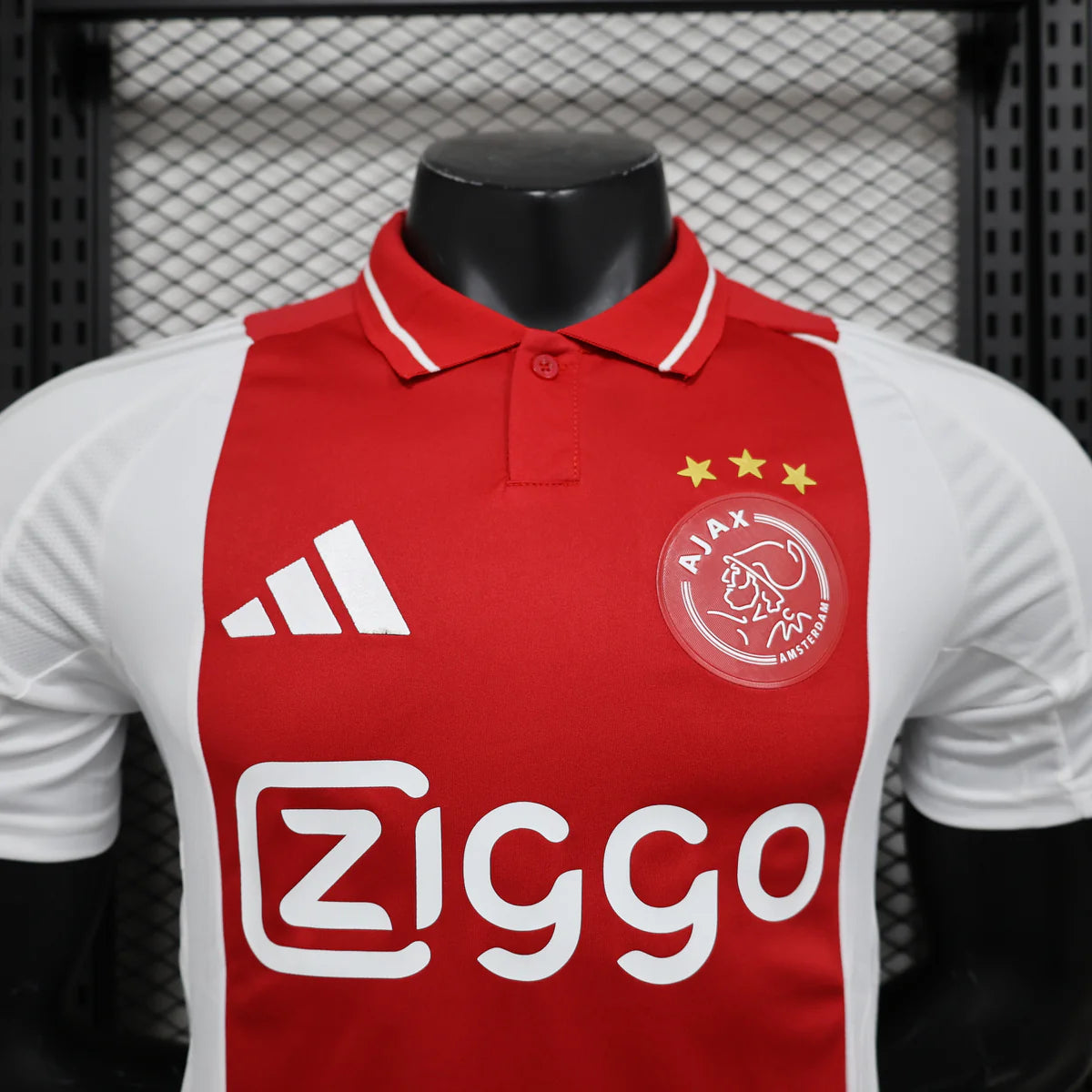 Ajax 2025 Domicile